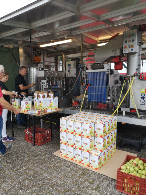 Pakken appels- en perensap Huiskamp Sapmobiel